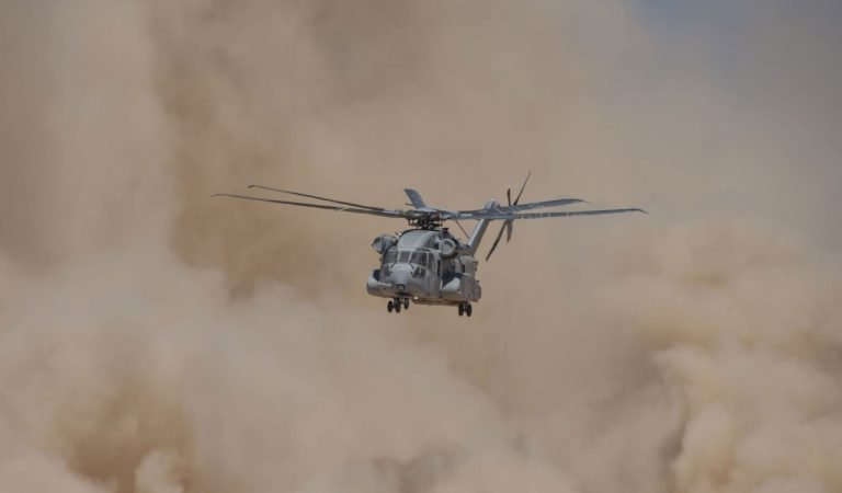 מסוק ה-CH-53K השלים ניסויי טיסה בתנאי ראות נמוכה